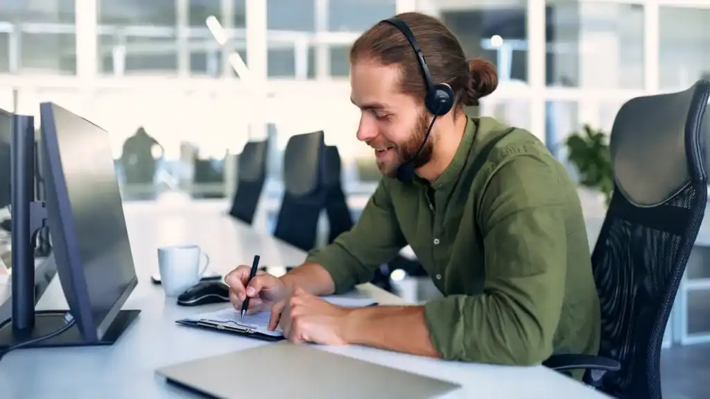 What Does a Truck Dispatcher Do?