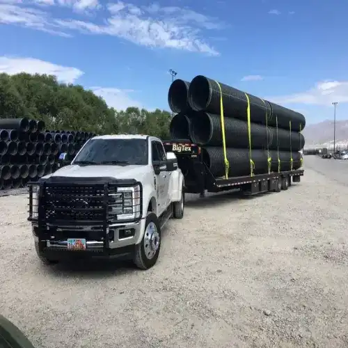 Hotshot vs Flatbed: Which is Better for Your Business?